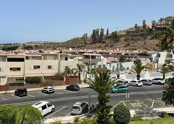 Castle Harbour Apart Otel