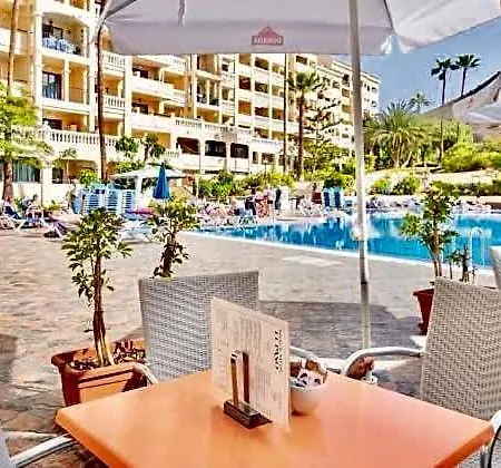 Castle Harbour 3*